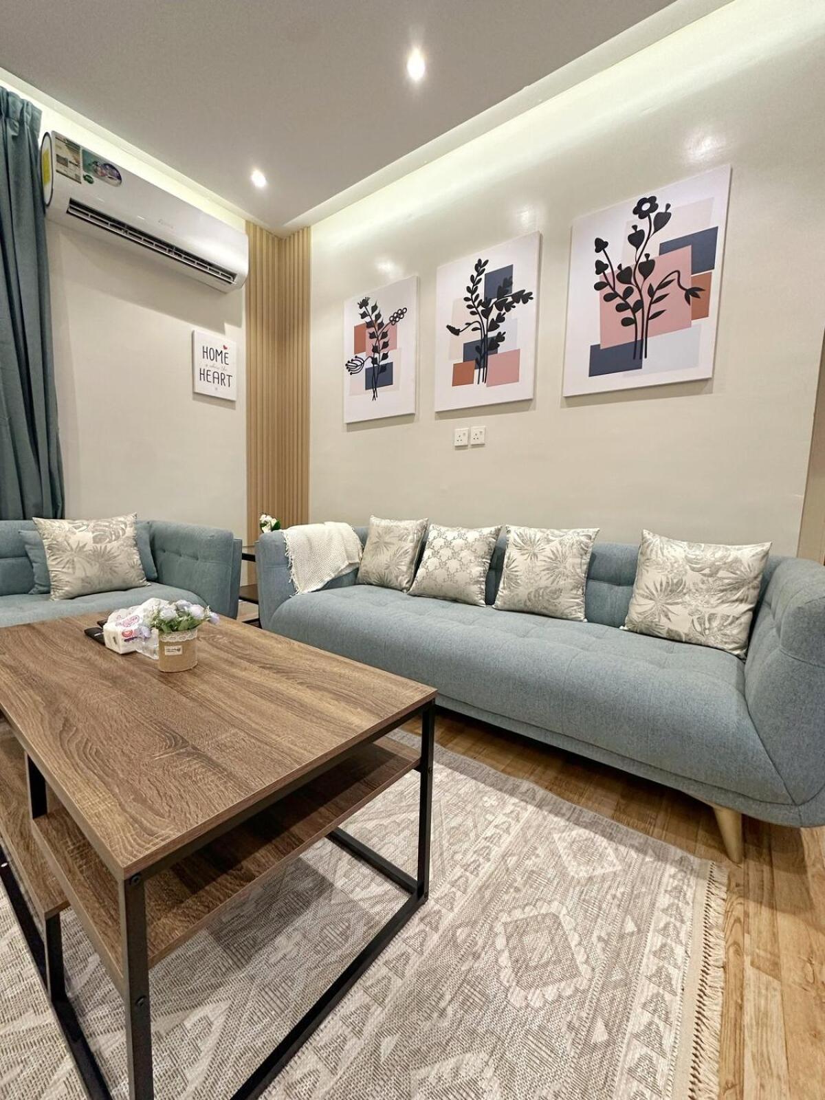 Beautiful 2 Bedroom Family 106a Apartment *